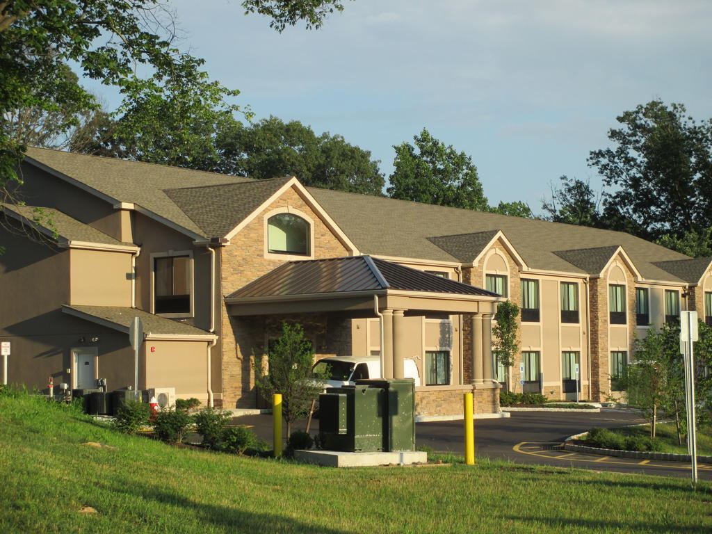 Red Carpet Inn And Suites Monmouth Junction Exteriör bild